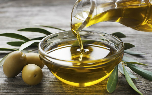 Zeytinyağının Cilde Faydaları ve Kullanımı Zeytinyağının Cilde Faydaları ve Kullanımı