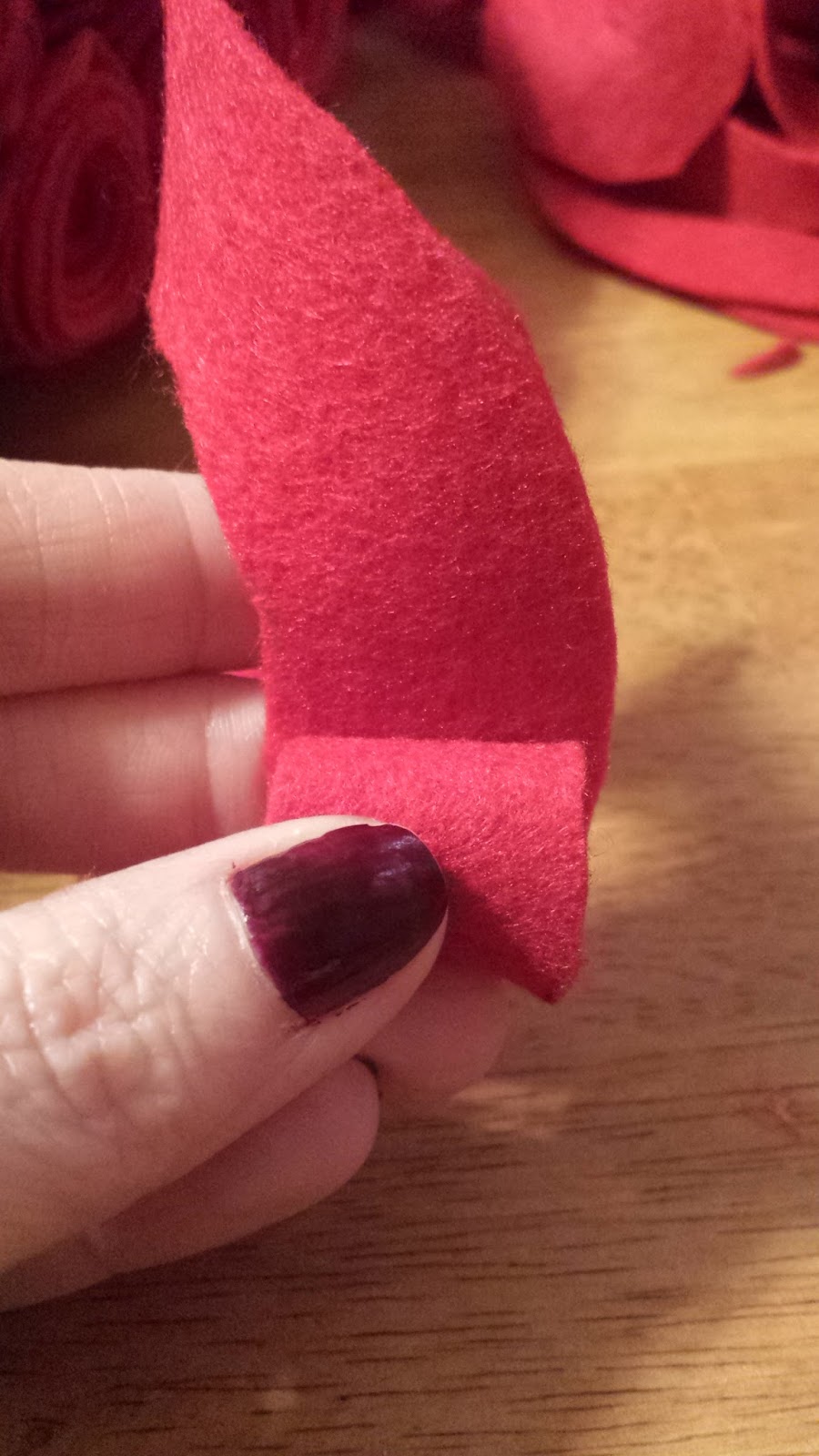 MamaMIA How to make felt rosettes