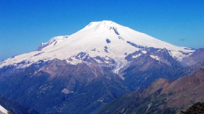 Puncak Jaya pernah dinamai Poentjak Soekarno dan merupakan puncak