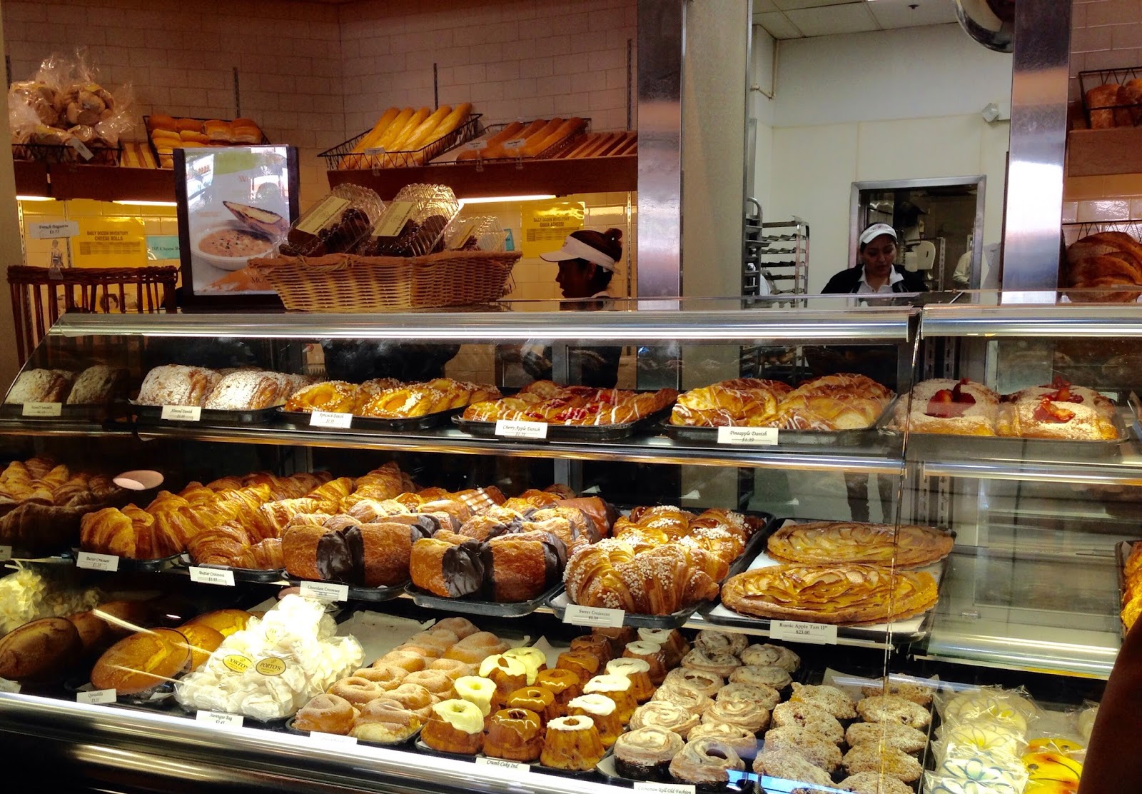 Elaine Travels Porto's Bakery