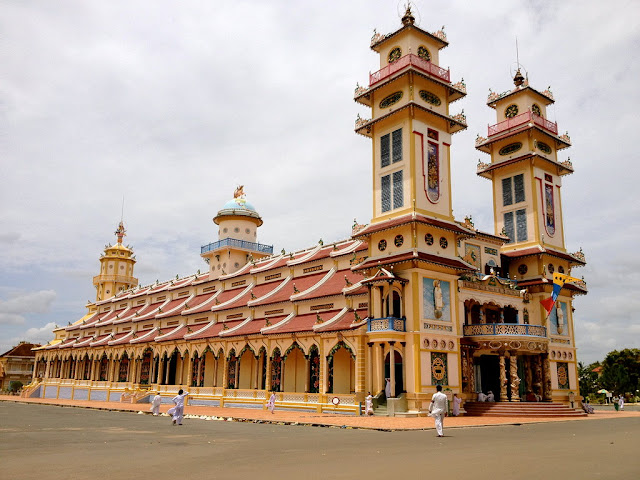 CAO%2BDAI%2BTEMPLE%2BHO%2BCHI%2BMINH%2BCITY%2BVietnam