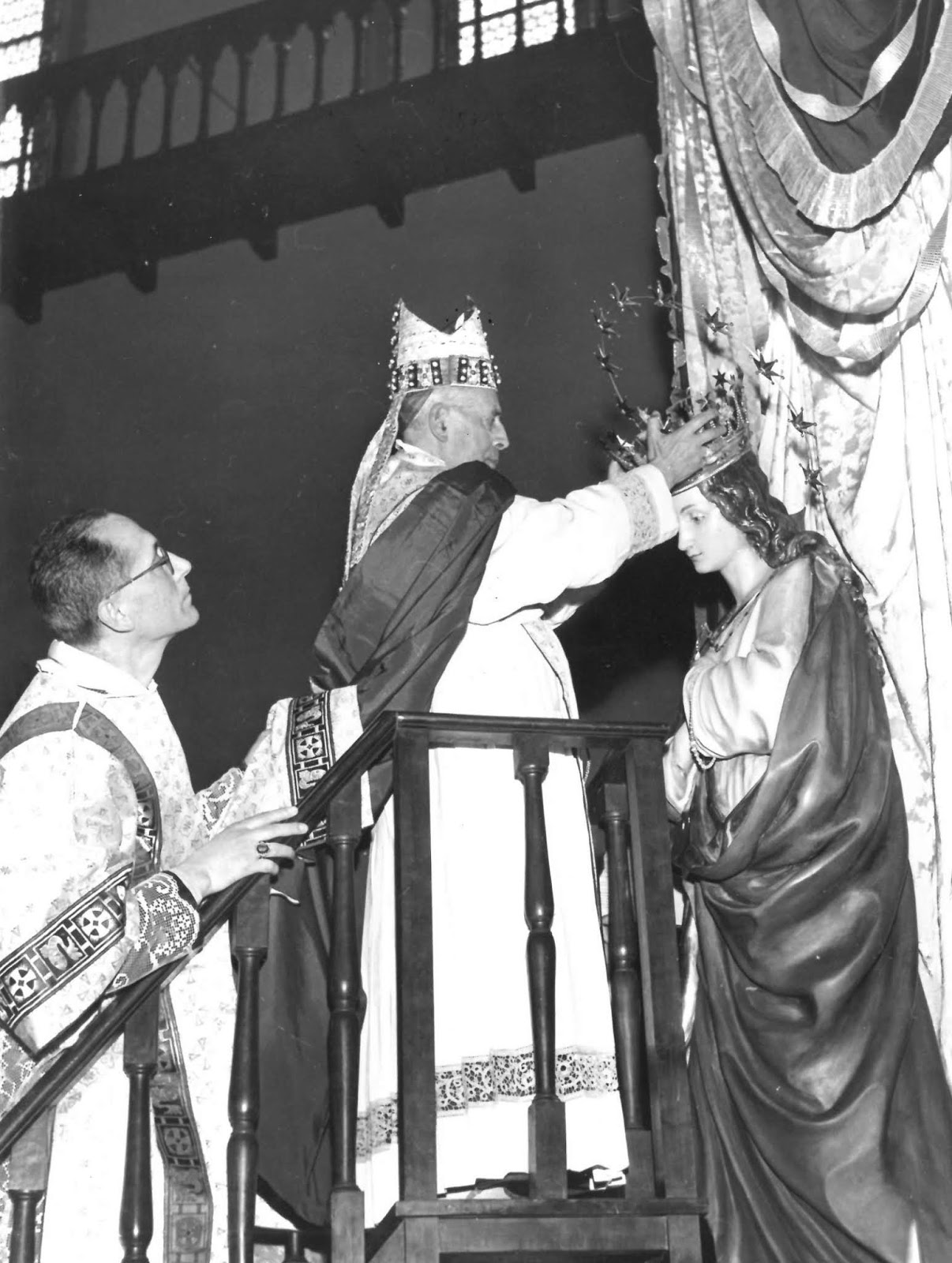 Il Bel San Francesco Di Bologna L Incoronazione Della Statua Dell Immacolata Di San Francesco Per Mano Del Cardinale Giacomo Lercaro Il 13 Maggio 1962