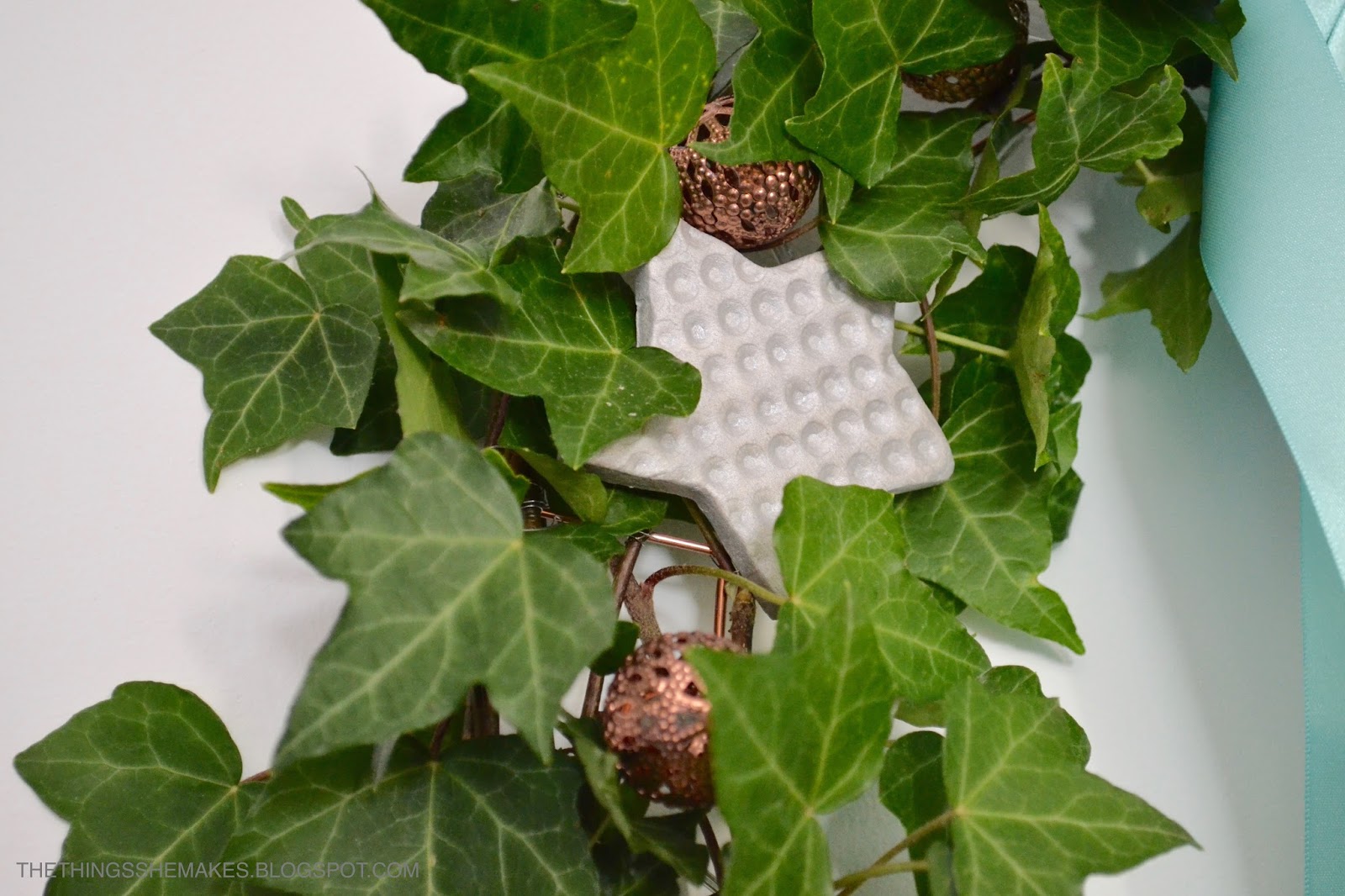 DIY Christmas Ivy & Star Wreath The Things She Makes