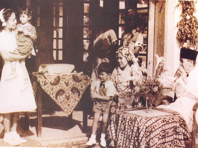 Perpisahan Soekarno dan Fatmawati Perpisahan Soekarno dan Fatmawati