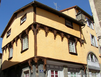 Maringues, Puy-de-Dôme, la maison des sept péchés capitaux.