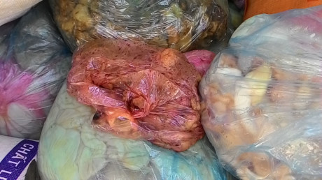 Cong an Bac Giang bat giu hon 400 kg noi tang, da boc mui hoi thoi - Anh 3