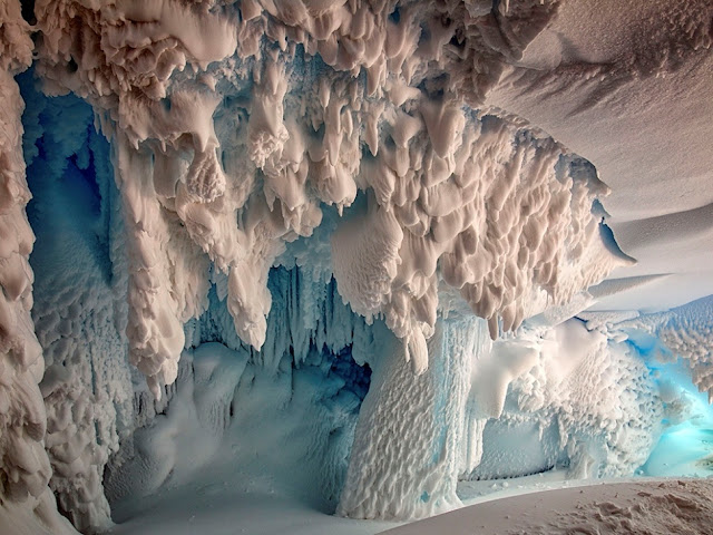 Secret Life May Thrive Under Warm Antarctic Caves