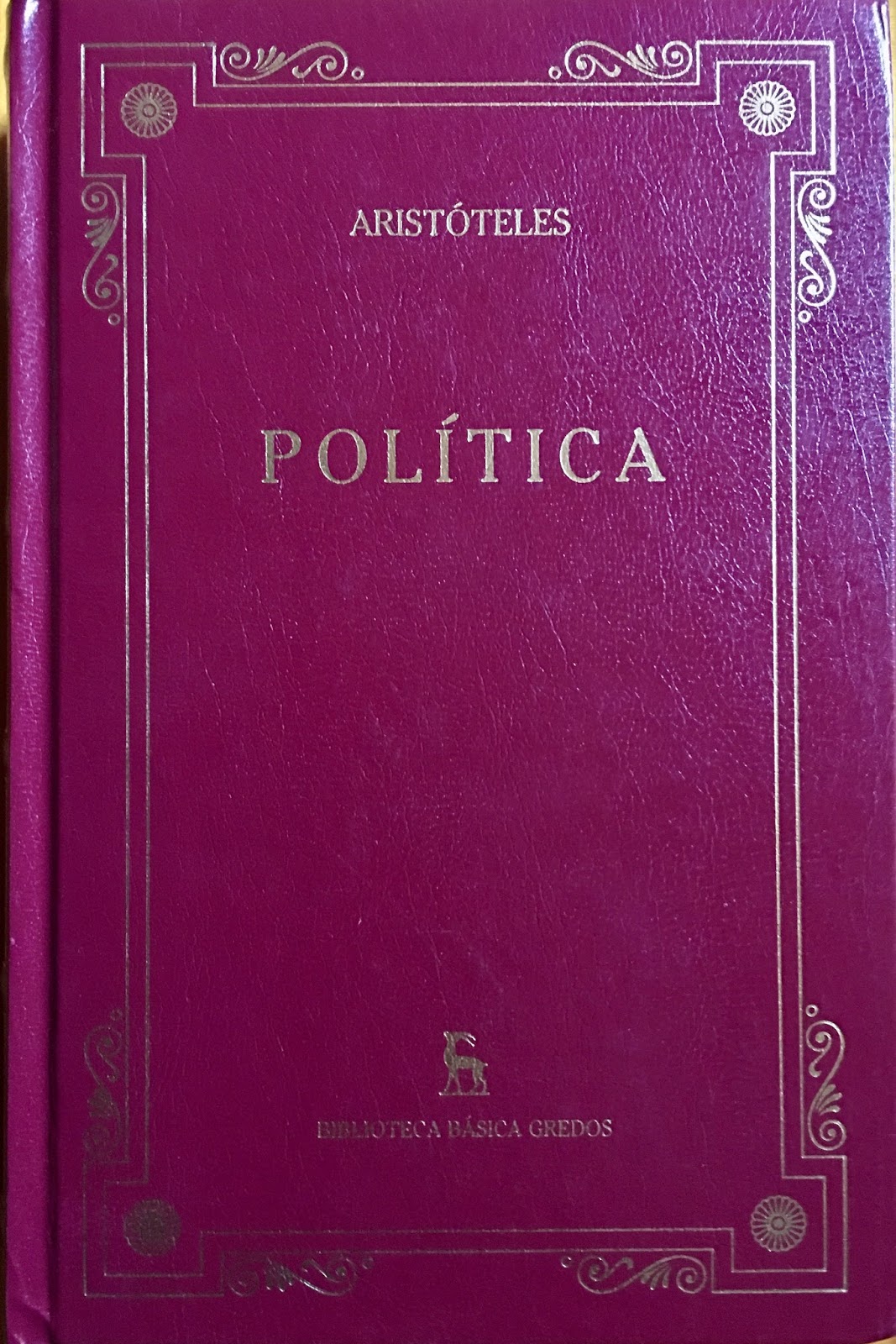 Biblioteca de Carmelinda Política. Aristóteles Biblioteca de Carmelinda Política. Aristóteles