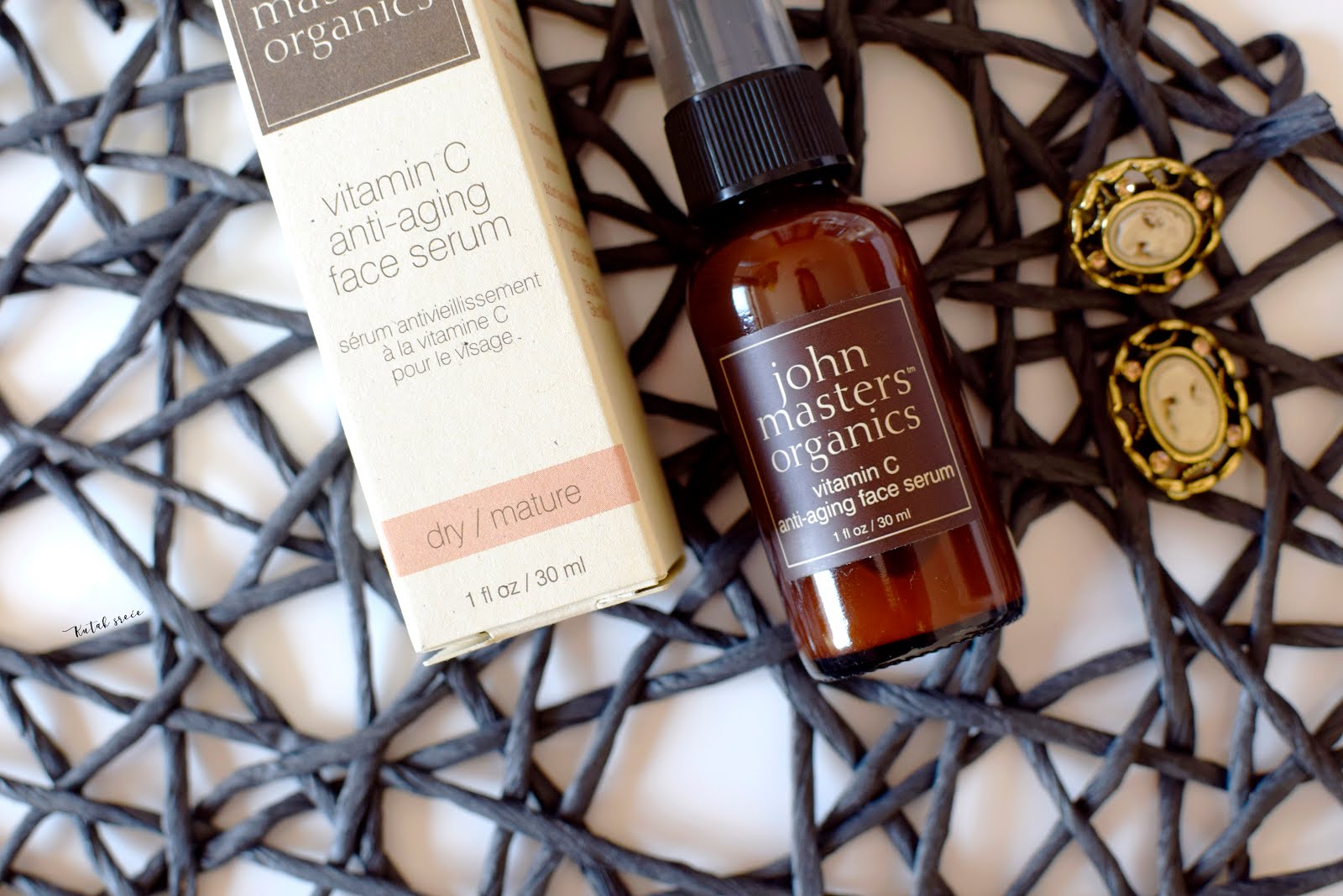 John Masters Organics Vitamin C antiaging serum Kutak Sreće