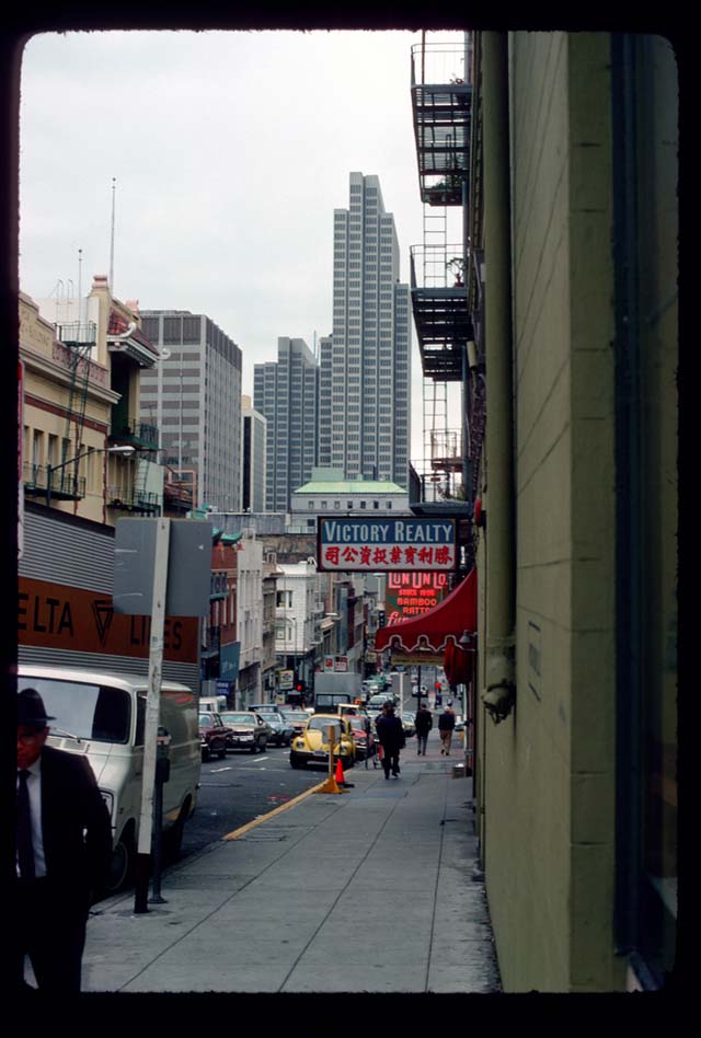 45 Color Snapshots That Capture Street Scenes of San Francisco in 1975