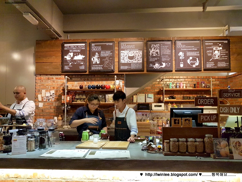 BROS. CAFÉ UPTOWN AVENUE, SEREMBAN 2