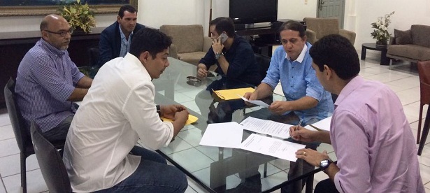 Membros da equipe de transição de Fábio Gentil foram recepcionados pelo procurador do município 