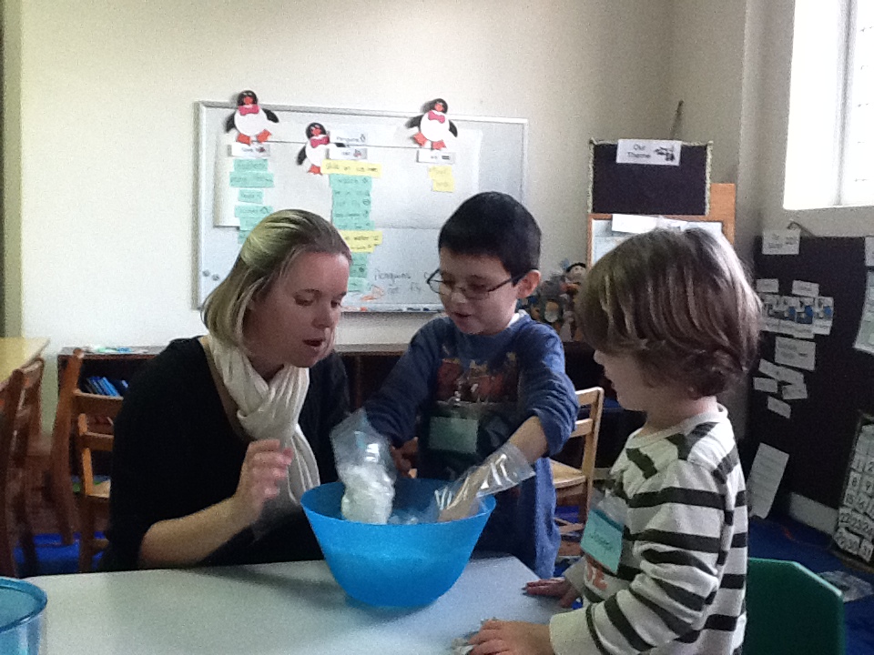 TK TSGI Sensory and Communication Preschool: Blubber experiment