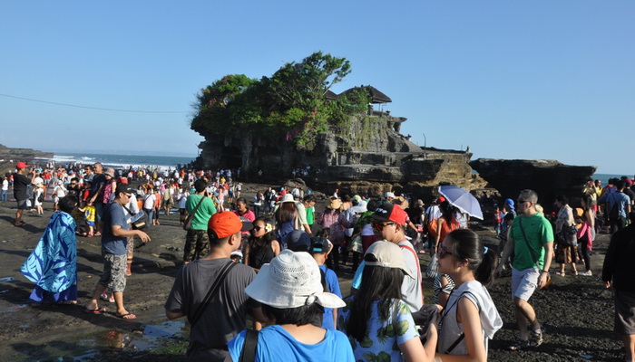 Kunjungan Tanah Lot Capai 2,9 Juta Wisatawan