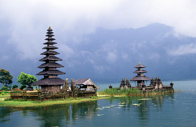 5 Tempat Wisata Terindah Di Indonesia Yang Mendunia - Caredoks