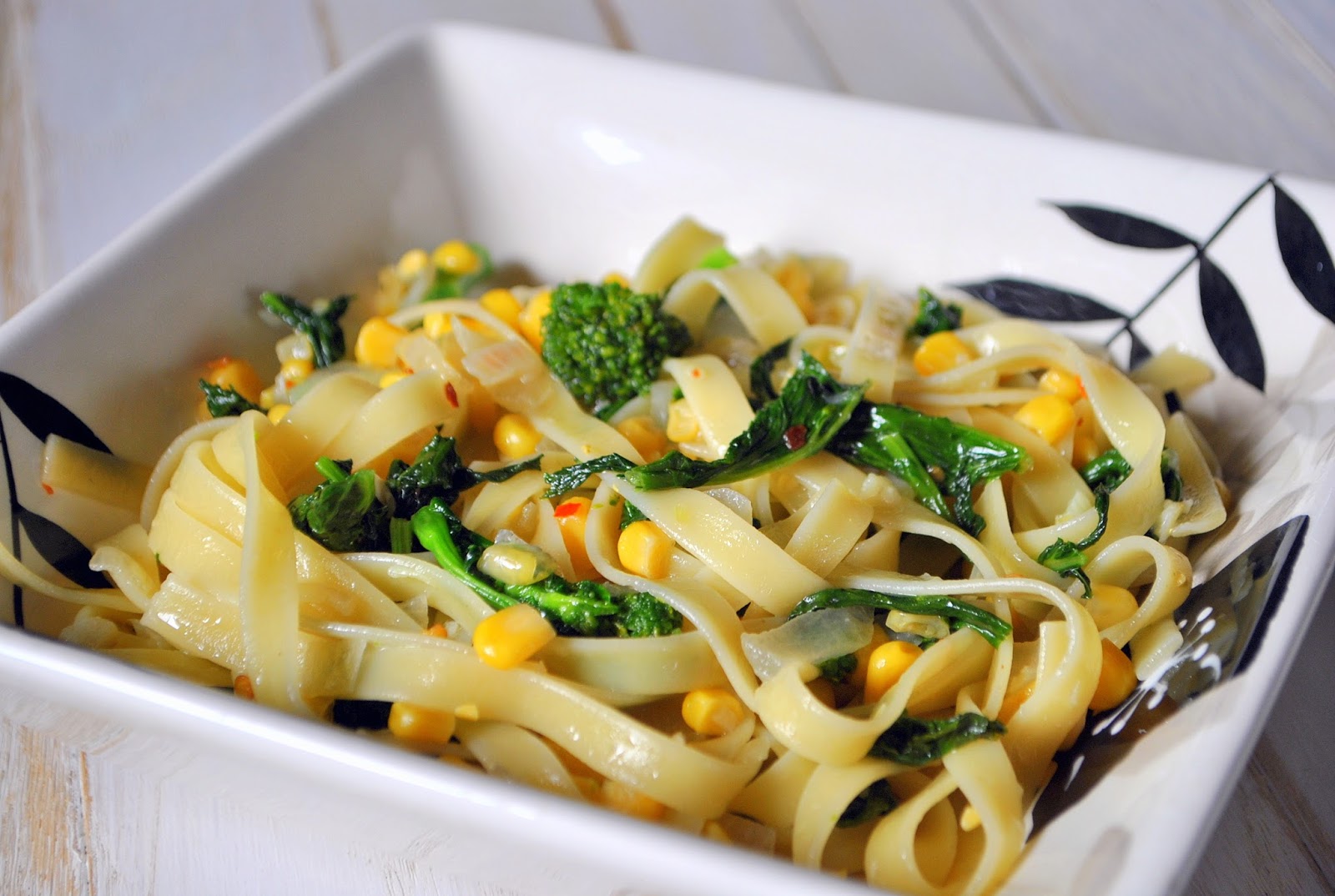 Linguine with Broccoli Rabe & Corn (Linguine com Rapini & Milho) The