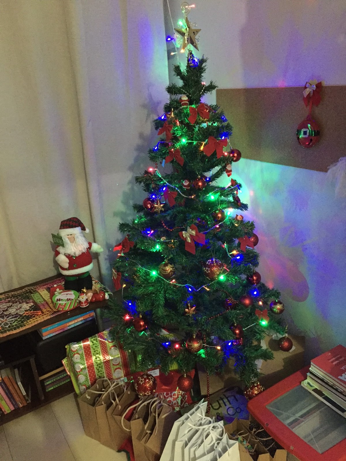 A Montagem da Árvore de Natal - Avesso do Caos