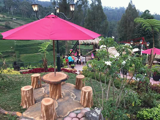 Tempat-tempat makan yang nyaman dan instagrammable di Resort Mbah Djoe Tempat-tempat makan yang nyaman dan instagrammable di Resort Mbah Djoe