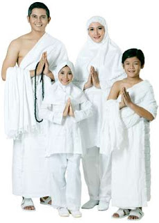 Tips Berbusana Untuk Haji Dan Umrah - Selama dalam perjalanan ibadah haji atau umroh,