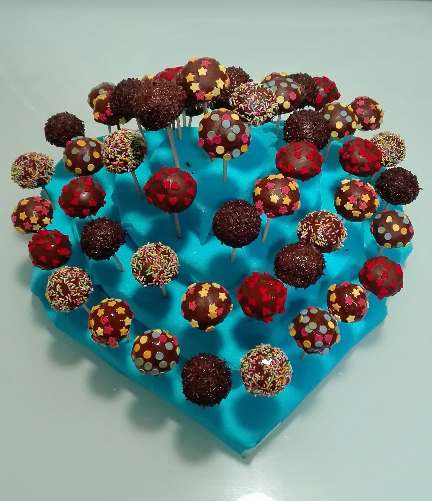 FRESA, CHOCOLATE Y THERMOMIX!......................... CAKE POPS