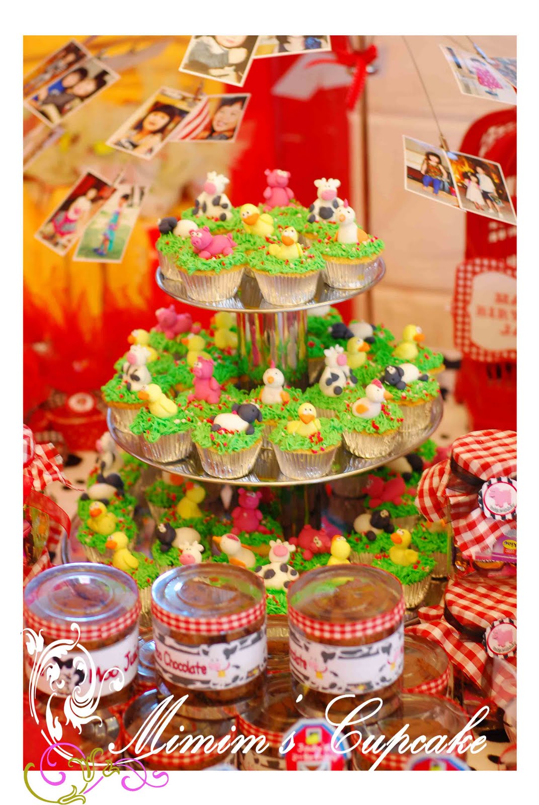 Mimim's Cupcake Farm Animal Cupcakes On Tier Mimim's Cupcake Farm Animal Cupcakes On Tier