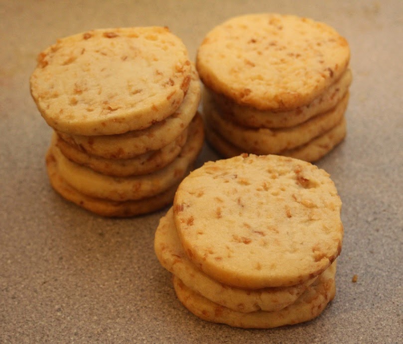 Julie Bakes Toasted coconut shortbread cookies
