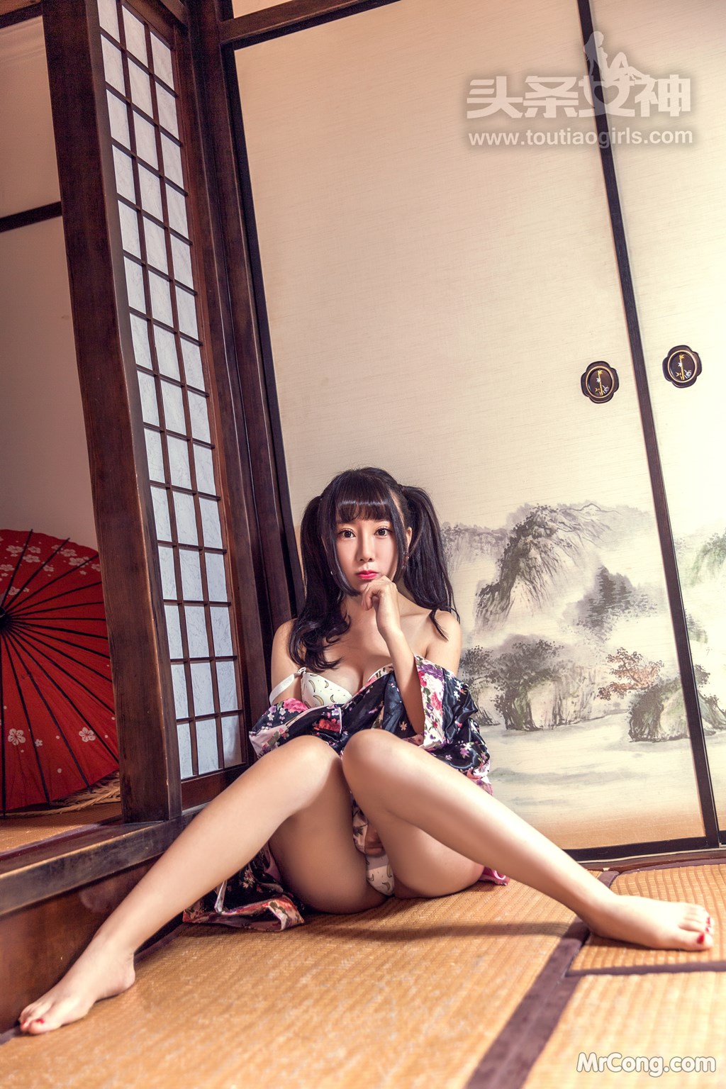 TouTiao 2017-08-24: Model Xiao Xiao (笑笑) (37 photos)