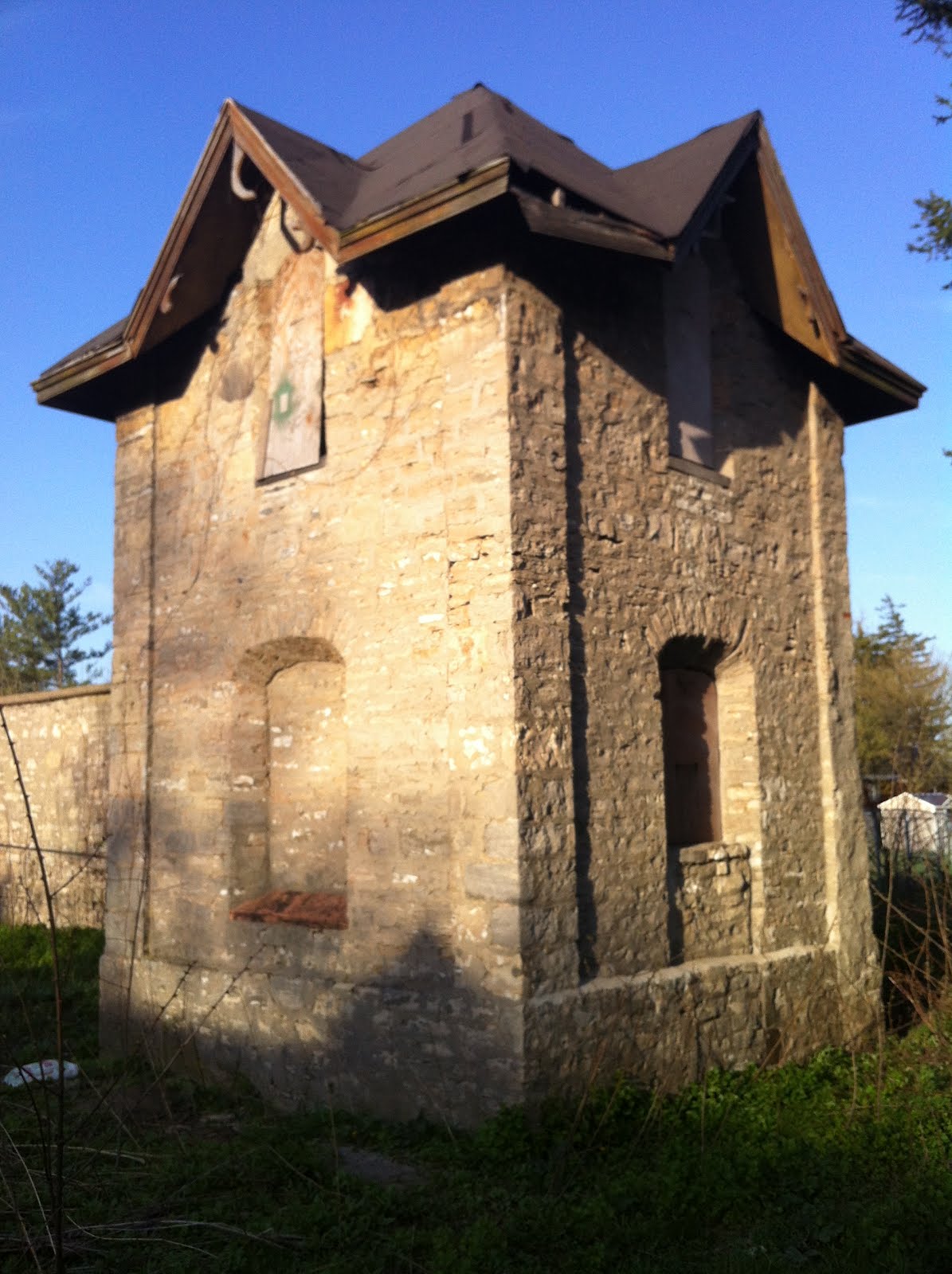 at10paces Auchmar House