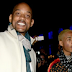 Will Smith e Jaden Smith cantam juntos em inauguração de nova loja da Louis Vuitton em Paris