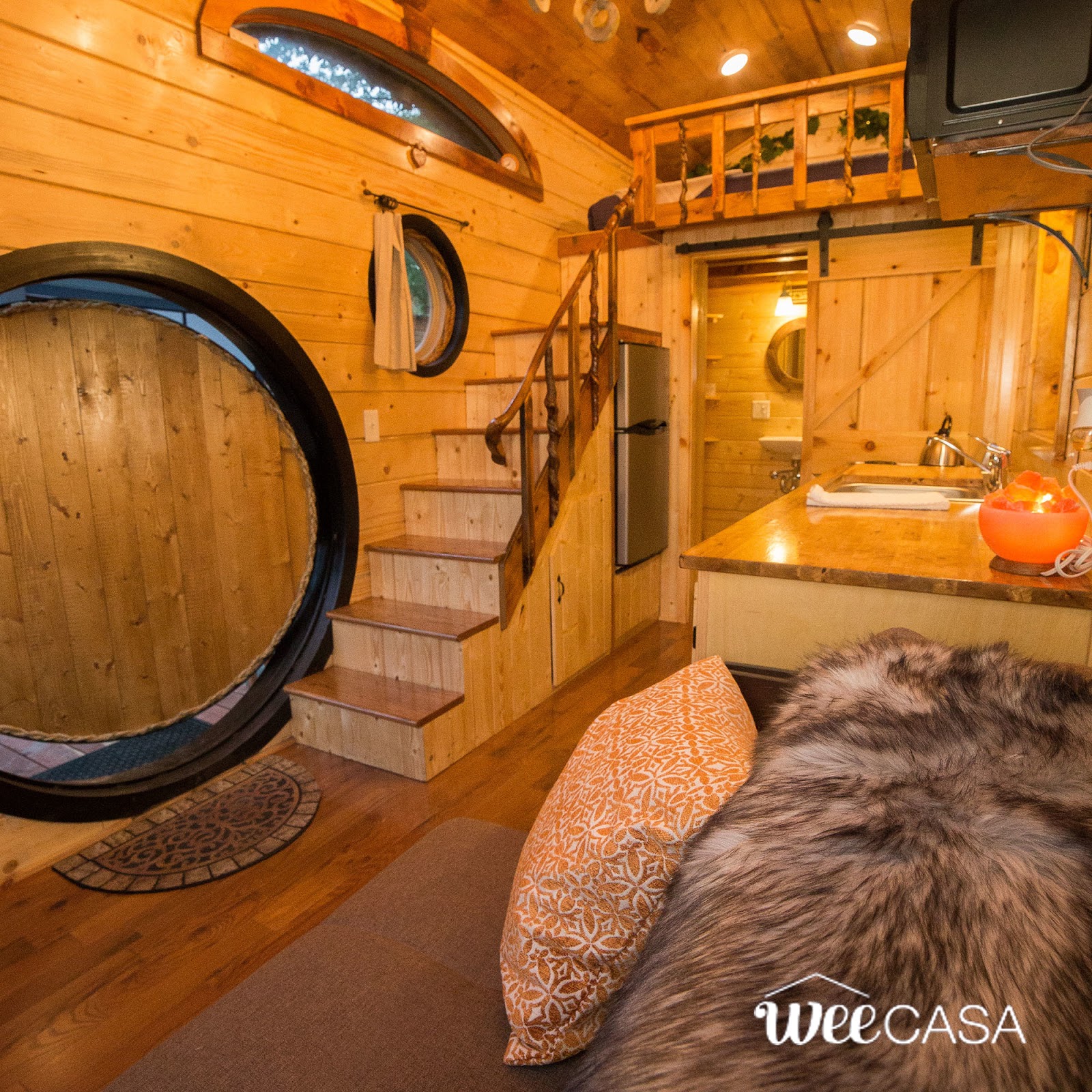 The Hobbit House (170 Sq Ft) [ TINY HOUSE TOWN ]