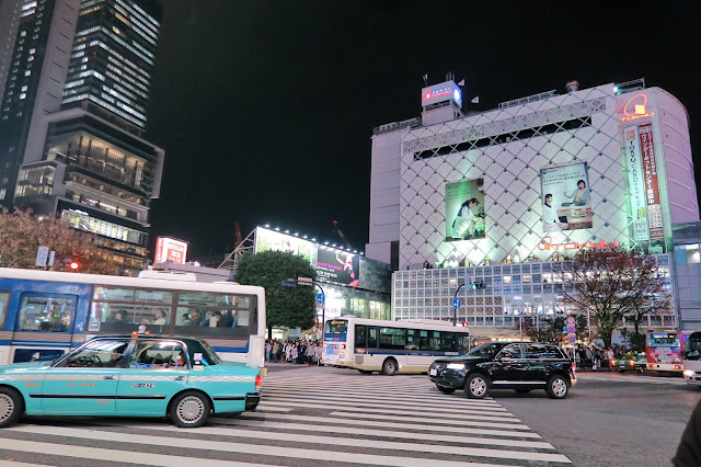 shibuya crossing at night