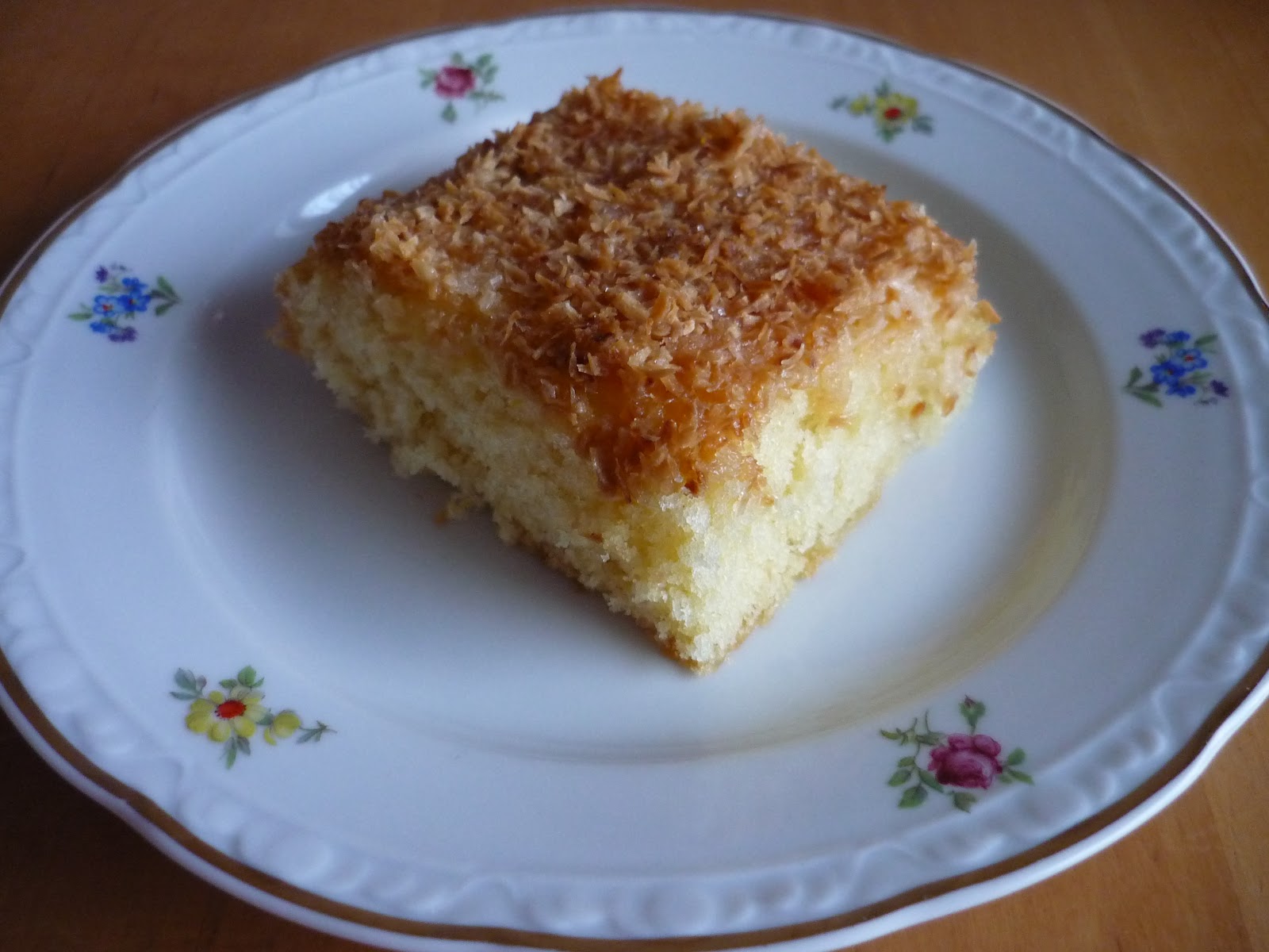 Emel Mutfakta Hindistan Cevizli Muhteşem Kek )) ( Kokosnuss kuchen )