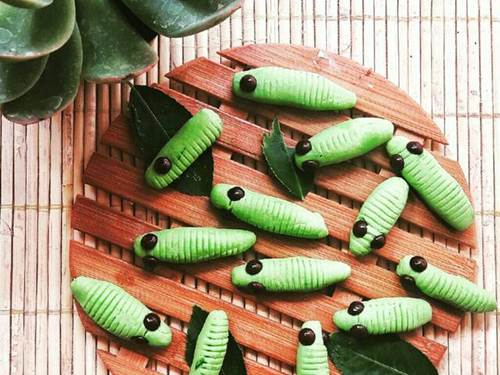 Kue semprit maizena kempompong Kue semprit maizena kempompong