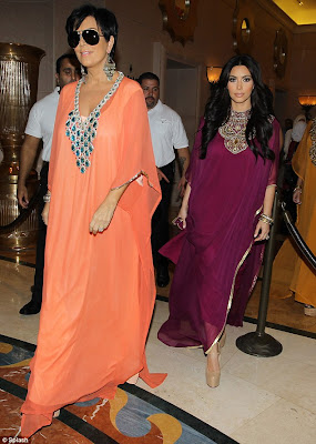 OMG..How did Kim Kardashian mount a Camel With 8 Inches Louboutins 21