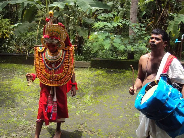 Onam, Onam 2017, Celebration, Theyyam, Onapottan, Onathar, Mahabali,