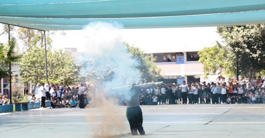 Realizan demostración a escolares de Chimbote sobre riesgos de manipular pirotécnicos Realizan demostración a escolares de Chimbote sobre riesgos de manipular pirotécnicos