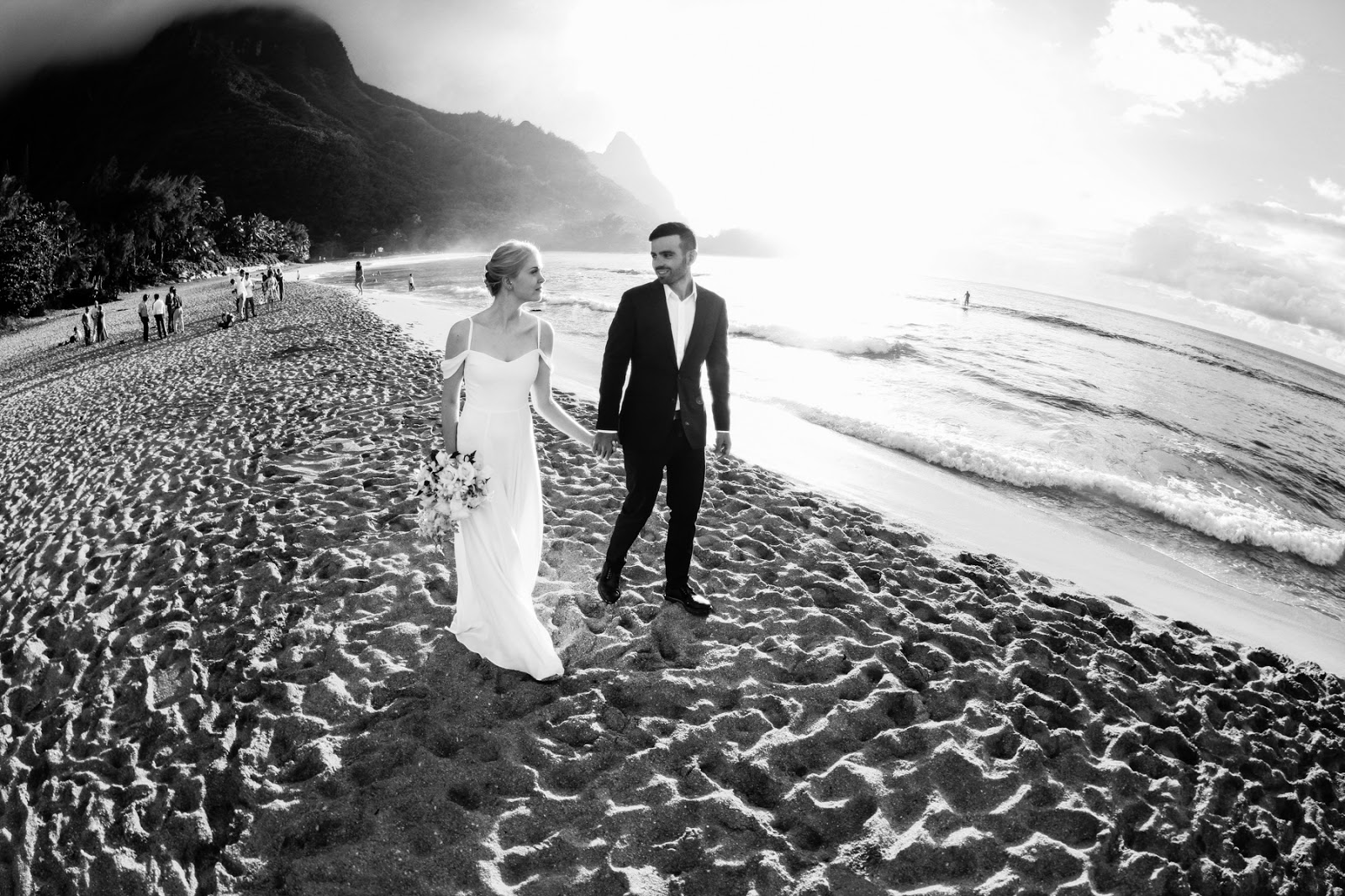 Kauai Wedding Tunnels Beach Ricardo Elin Kauai Photographer