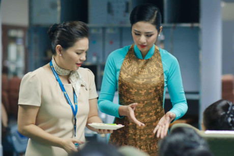 Ngoc Han thich thu khi thu lam tiep vien hang khong - Anh 6