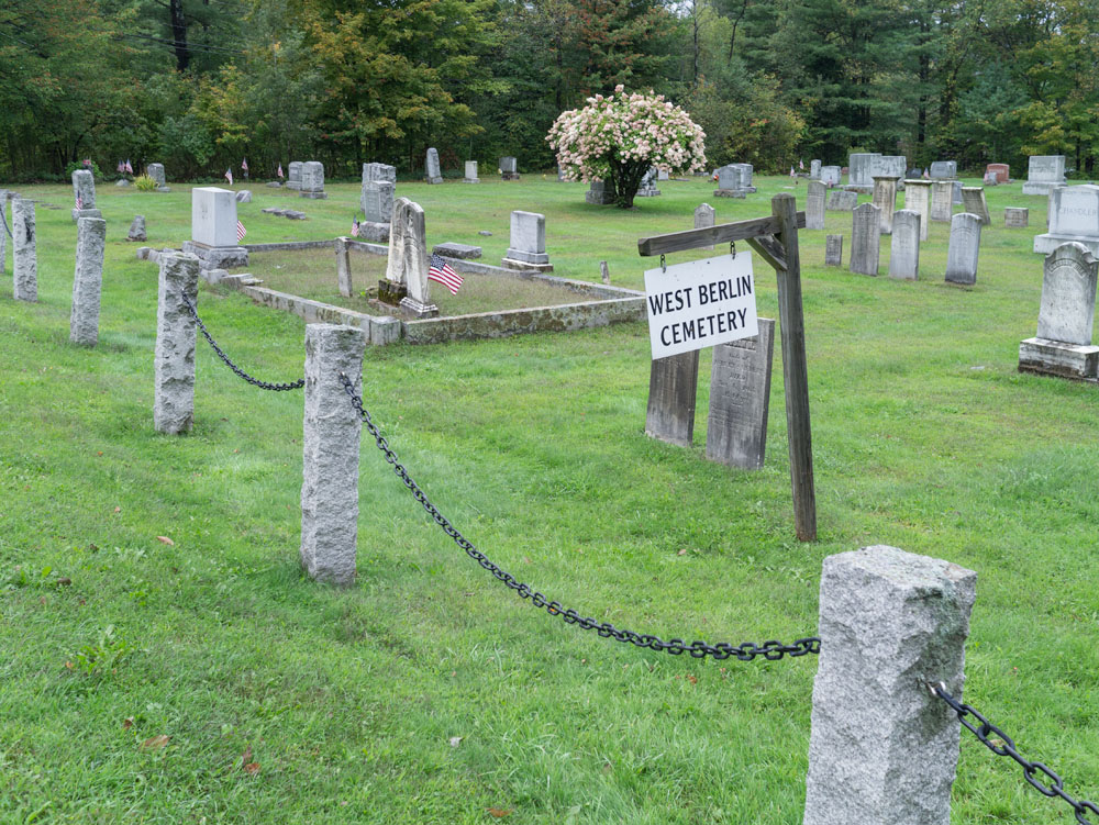 Working Pictures WEST BERLIN CEMETERY
