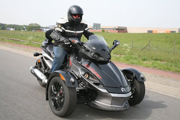 Picture Motorcycle: Can-Am Spyder RS-S