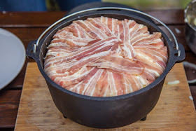Bacon-Kartoffelauflauf aus dem Dutch-Oven  Outdoor Kitchen  Rezept Dutch Oven 06