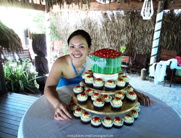 Jackie's Creations: Cake's first overseas trip!