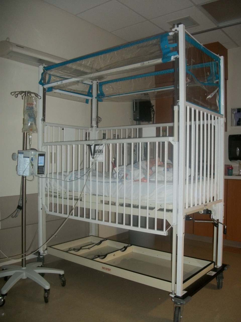 Peanut's Adventures New Experience Cage Bed