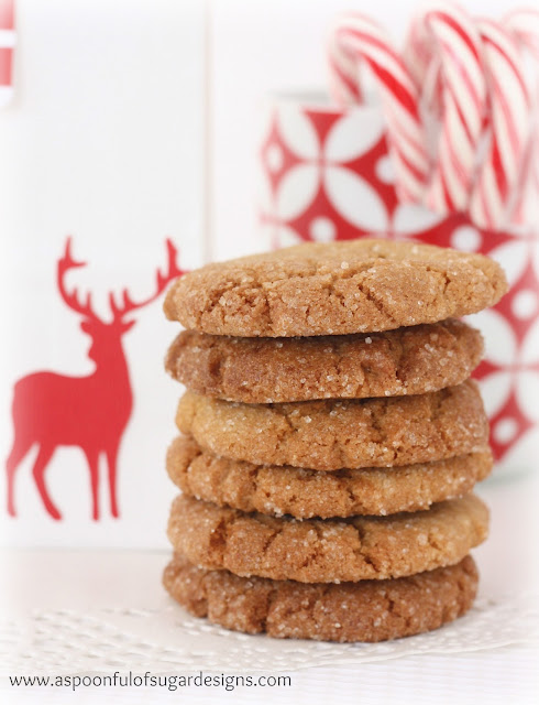 35 Delicious Cookies and Treat Recipes over at the36thavenue.com Pin it now and save them for later!