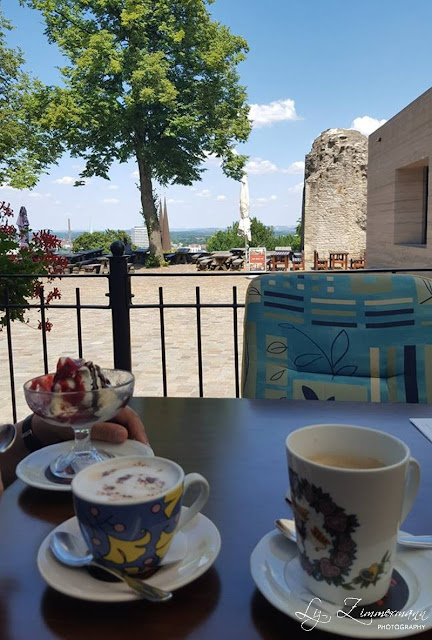 T In Die Neue Woche 56