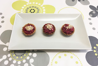 Tartlets with beet, cheese and crispy popcorn