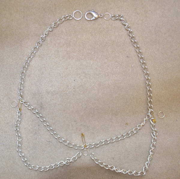 Goldie London DIY CHAIN COLLAR
