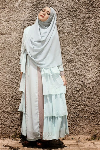 Trend model busana pesta muslimah syar'i terbaru untuk lebaran 2017/2018 Trend model busana pesta muslimah syar'i terbaru untuk lebaran 2017/2018