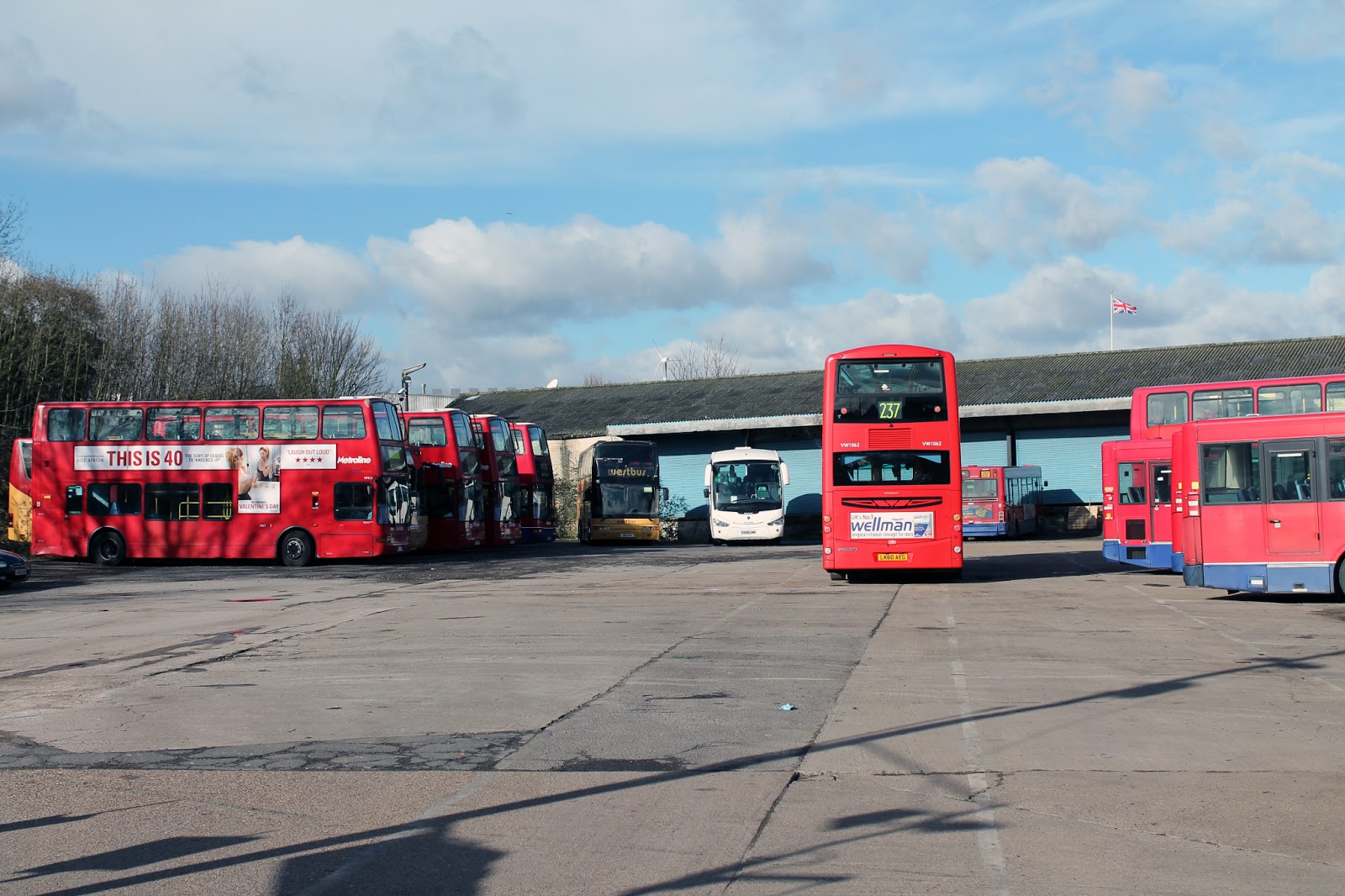 The Circle of London : Metroline Brentford Garage [AH] 5th February 2013