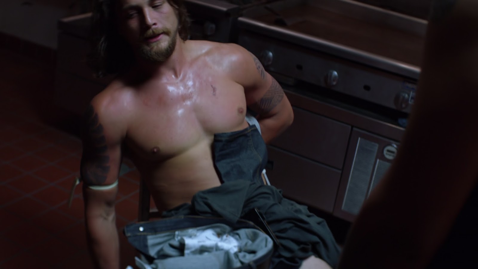 Ben Robson nude in Animal Kingdom 1-06 "Child Care" .